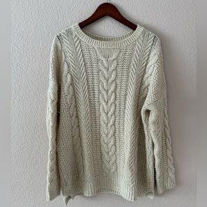 GORGEOUS Tommy Bahama Cable Knit Sweater